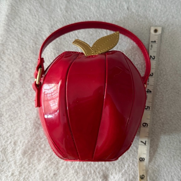 Disney | Snow White Apple Purse - Picture 9 of 15